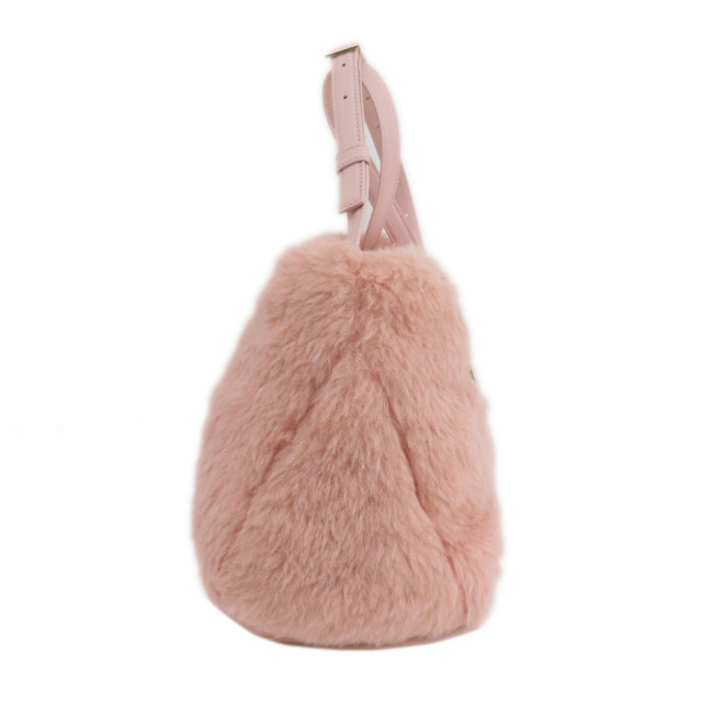 MaxMara ファー ショルダーバッグ もこもこ感が愛らしい！マックスマーラからファー素材の新作バッグが