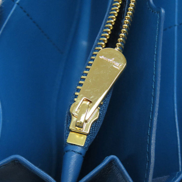 Salvatore Ferragamo サルヴァトーレフェラガモ スタッズ 長財布（小銭  