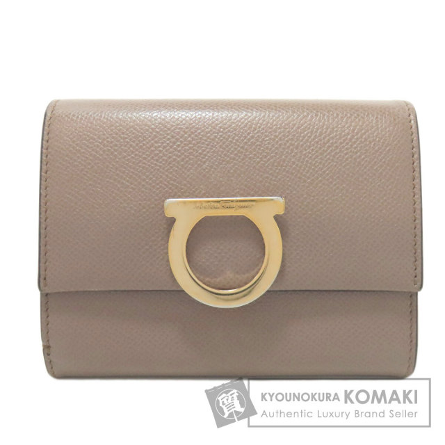 サルヴァトーレフェラガモ 二つ折り財布（小銭入れあり） ガンチーニ金具モチーフ