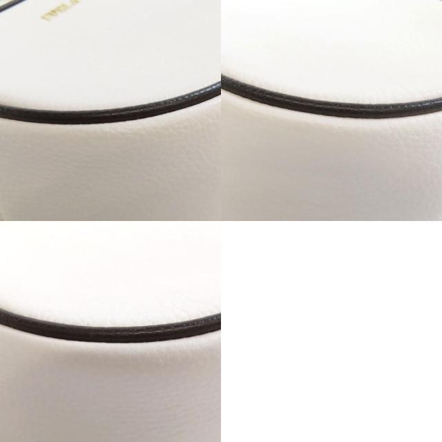 フルラ ショルダーバッグ ロゴ