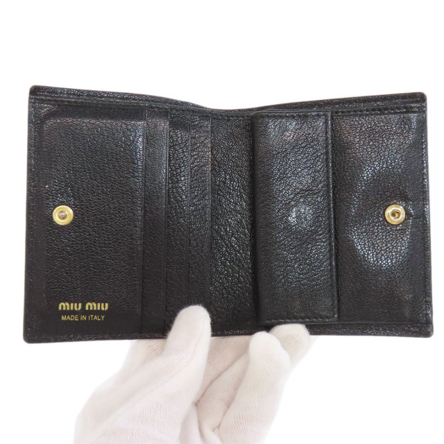 【美品】MIU MIU ミュウミュウ　三つ折り財布　パールリボン　ブラック miumiu ミュウミュウ 折り財布 黒 ブラック リボン 美品】MIU MIU