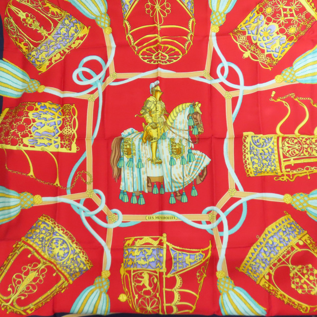 HERMES エルメス　カレ90スカーフ　LES MUSEROLLES 鼻革 HERMES スカーフ カレ90シルク 「LES MUSEROLLES 鼻革」