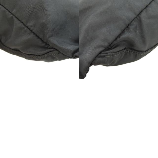 プラダ ヒップバッグ・ウエストバッグ ロゴ金具