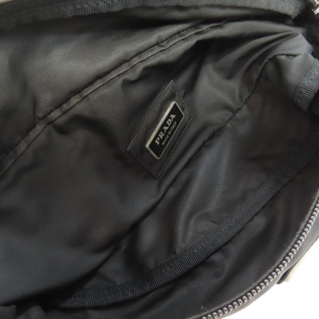 プラダ ヒップバッグ・ウエストバッグ ロゴ金具