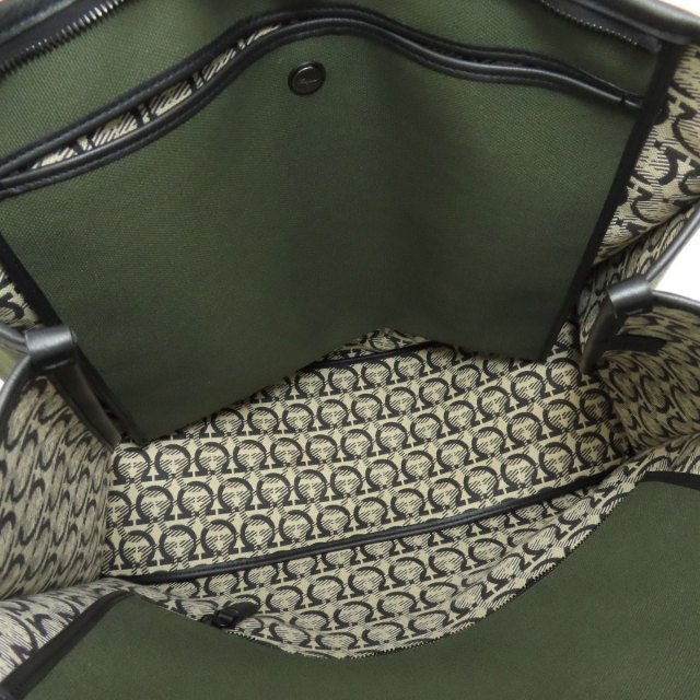 サルヴァトーレフェラガモ トートバッグ ロゴ