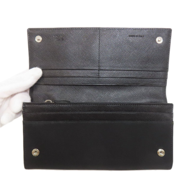 プラダ 長財布（小銭入れあり） ロゴ金具