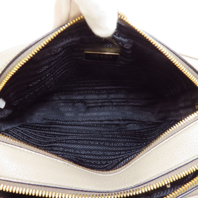 未使用級　プラダ　カメラバッグ　ショルダーバッグ Yahoo!オークション -「prada プラダ レザー カメラバッグ