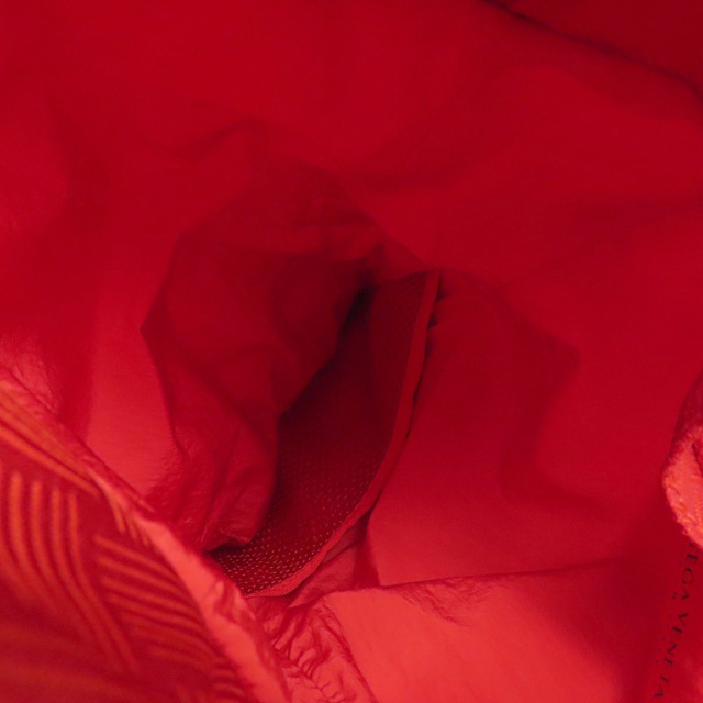 ボッテガヴェネタ ボディバッグ イントレチャート柄