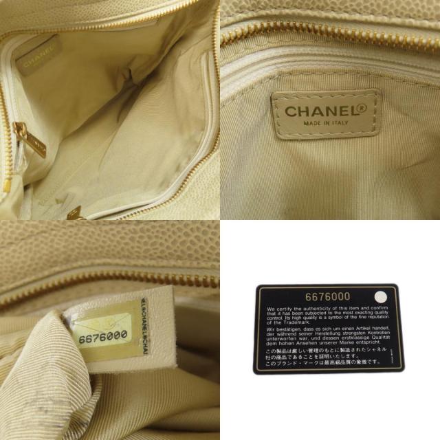 CHANEL ラージ　トート　マトラッセ　白　チェーン　ゴールド　ココマーク CHANEL （美品）シャネル ココマーク マトラッセ チェーン