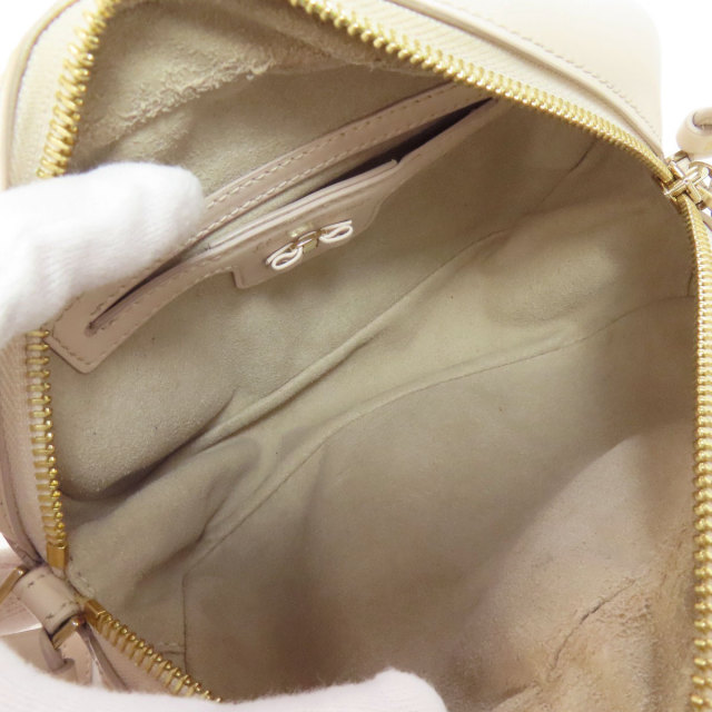 Salvatore Ferragamo サルヴァトーレフェラガモ ヴァラリボン