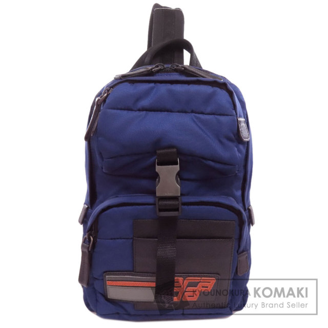 プラダ ボディバッグ ロゴ金具