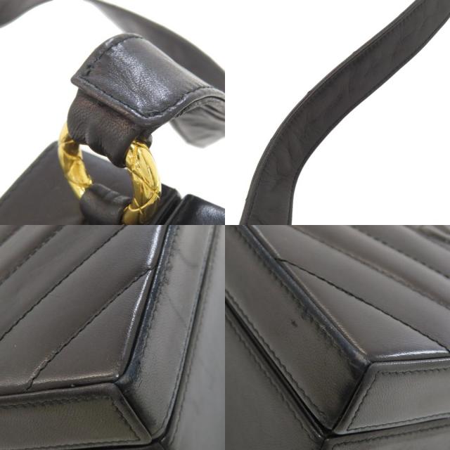 シャネル ショルダーバッグ ココマーク Vステッチ ゴールド金具