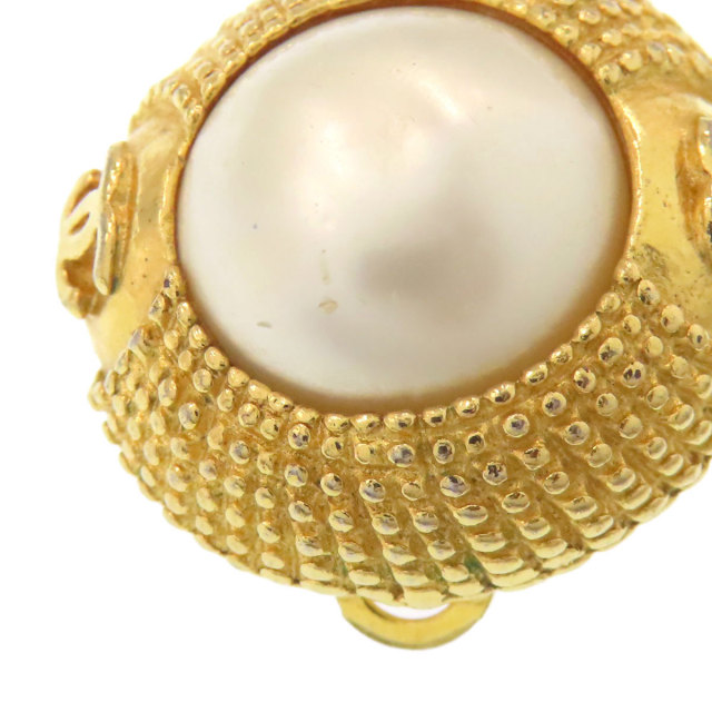 ✨CHANEL✨シャネル✨ココマーク✨フェイクパール✨ゴールド✨イヤリング✨ CHANEL（シャネル） ココマーク フェイクパール イヤリング CCマーク