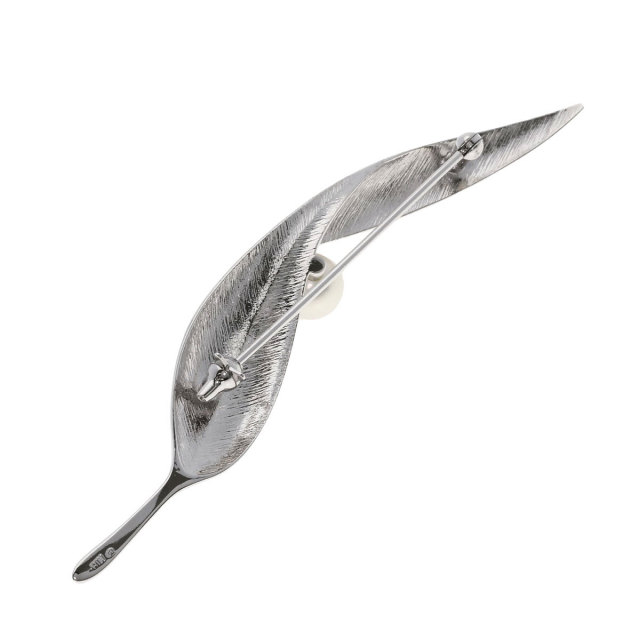 MIKIMOTO ミキモト リーフ アコヤパール 真珠 ブローチ K18ホワイト