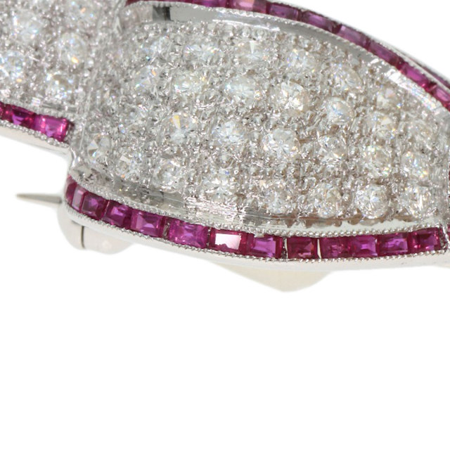 ハリーウィンストン ブローチ リボン ルビー ダイヤモンド