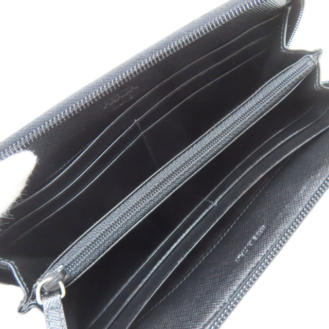 プラダ 長財布（小銭入れあり） ロゴ金具