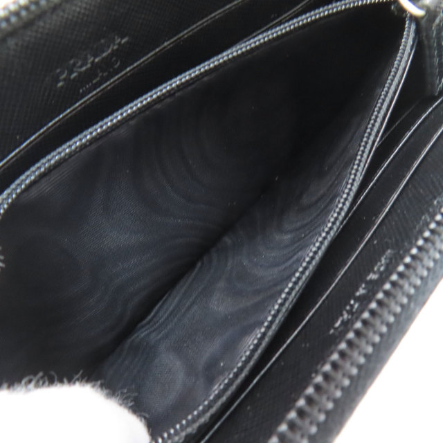プラダ 長財布（小銭入れあり） ロゴ金具