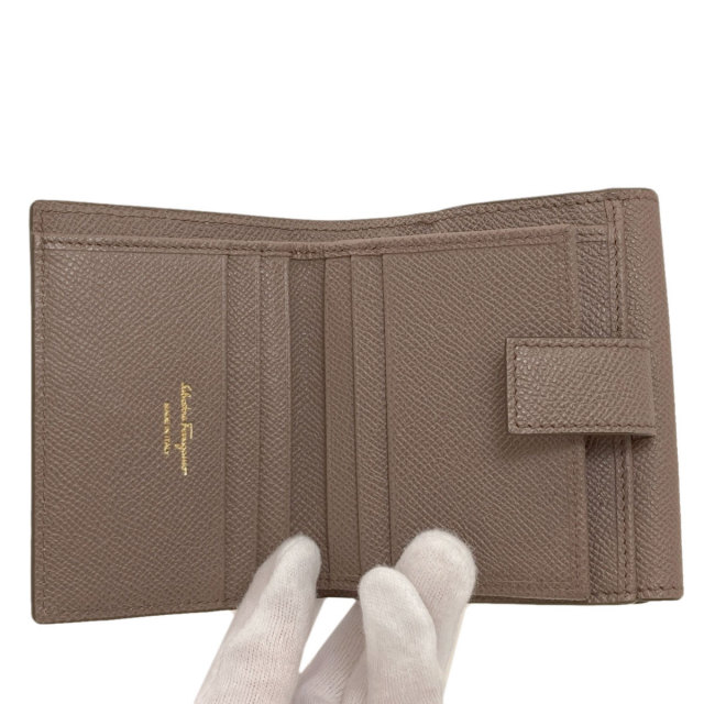 サルヴァトーレフェラガモ 二つ折り財布（小銭入れあり） ヴァラリボン