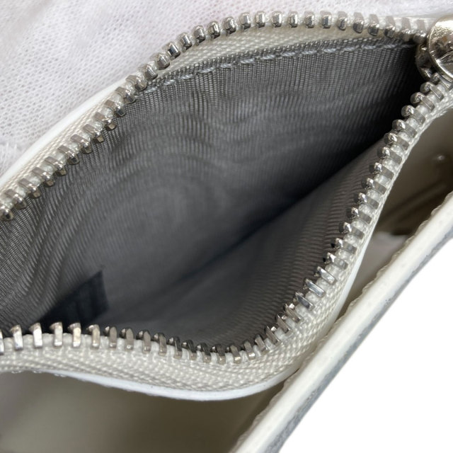 メゾン・マルジェラ 二つ折り財布（小銭入れあり） 4ステッチ