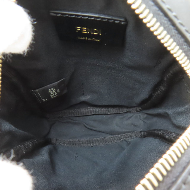 FENDI フェンディ カリグラフィ スタッズ ショルダーバッグ レザー