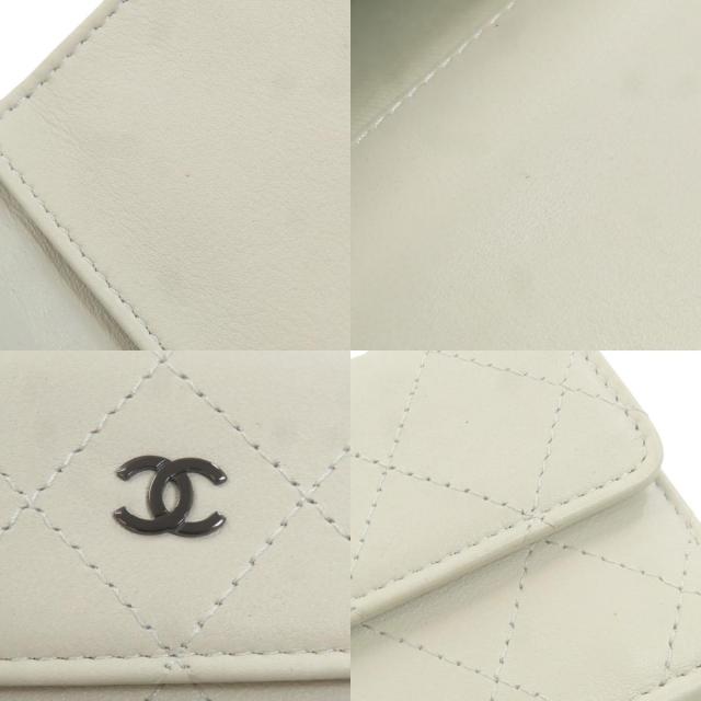 シャネル 二つ折り財布（小銭入れあり） ココマーク  シルバー金具