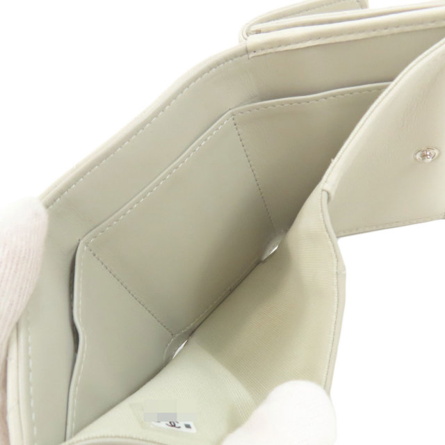 シャネル 二つ折り財布（小銭入れあり） ココマーク  シルバー金具