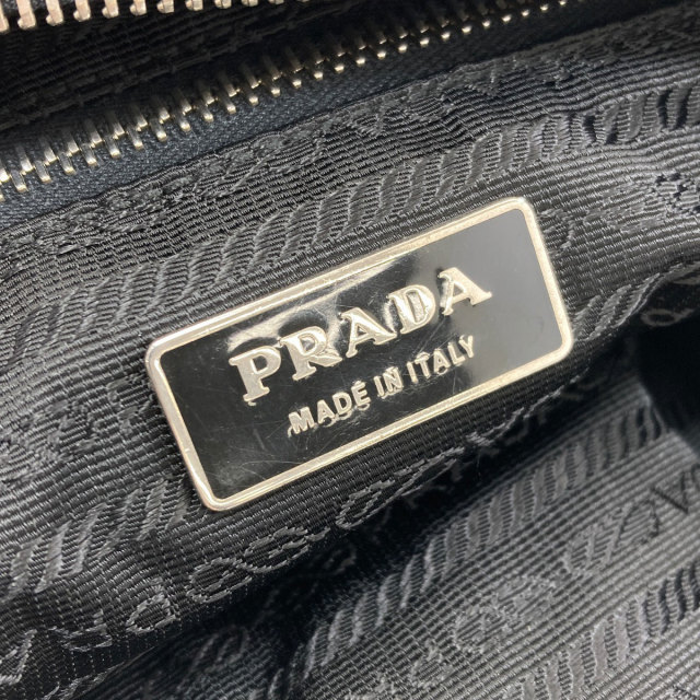 プラダ ショルダーバッグ ワンショルダー ホーボー ロゴ金具