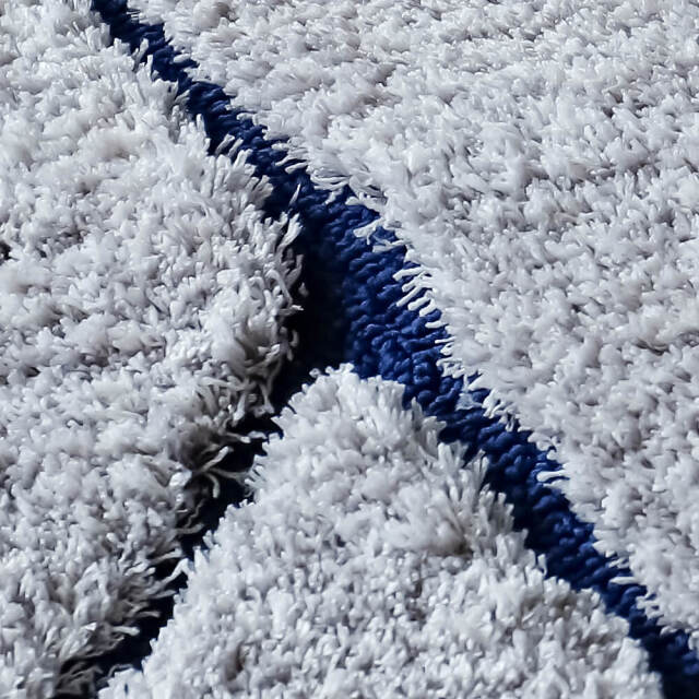 Runon（ルノン） 幾何学柄ラグマット