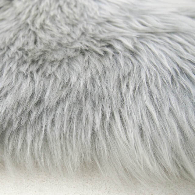 Schnee (シュネー）ムートンフリース 1匹物 60×90cm