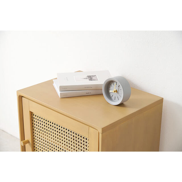 サイドテーブル