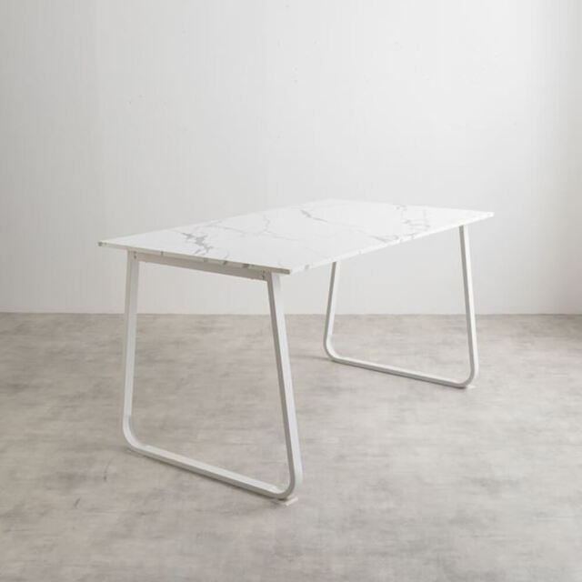 ダイニングテーブル