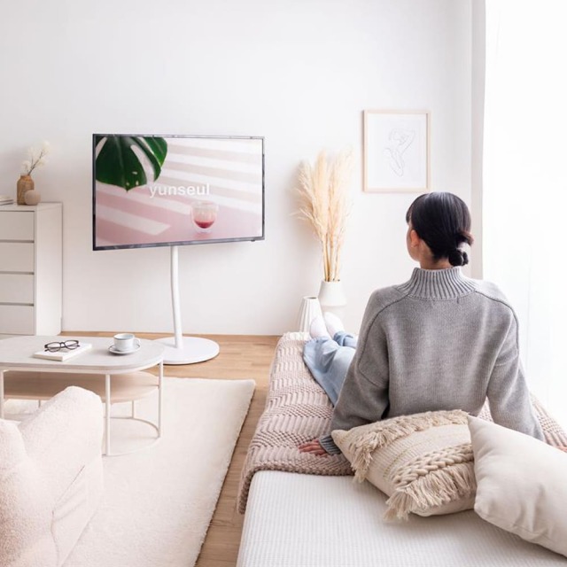 キャスター付きテレビスタンド