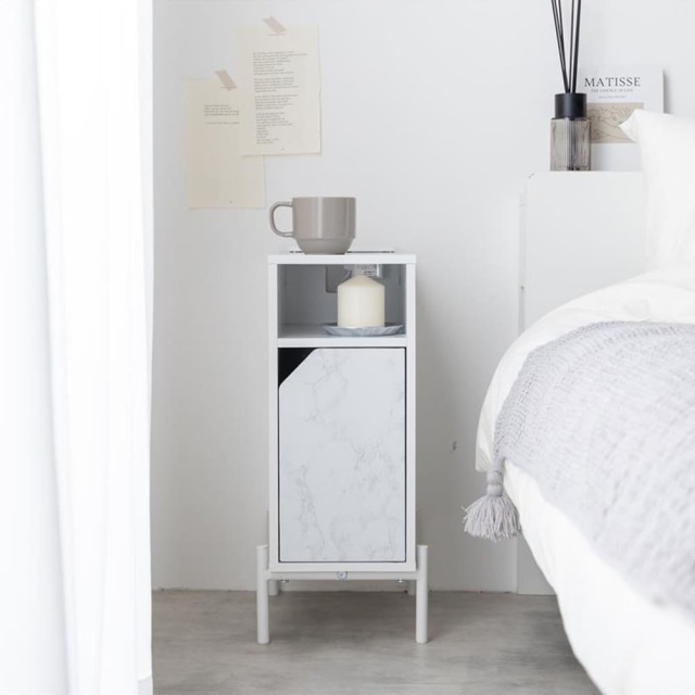 サイドテーブル