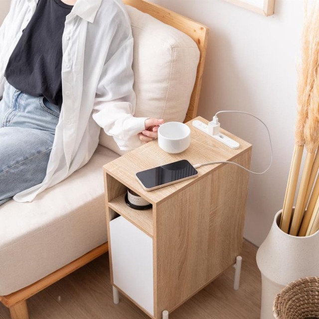 サイドテーブル