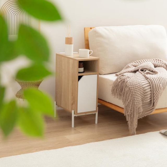 サイドテーブル