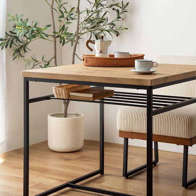 ダイニングテーブル