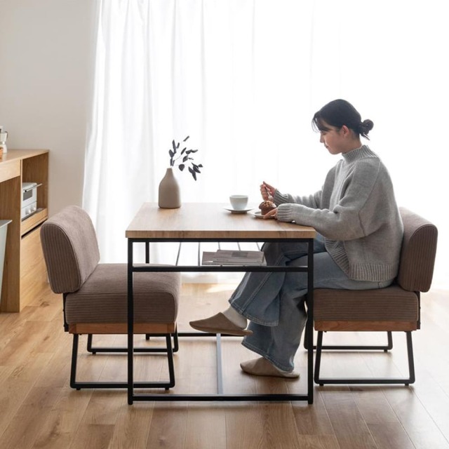 ダイニングテーブル