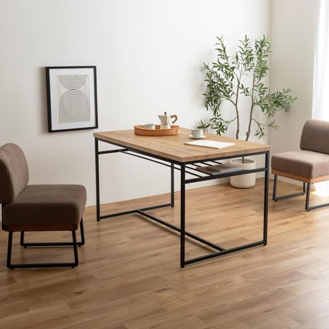 ダイニングテーブル