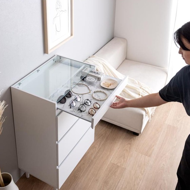 ショーケース付きチェスト