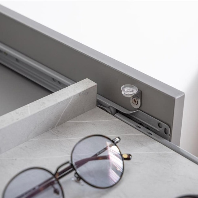 ショーケース付きチェスト