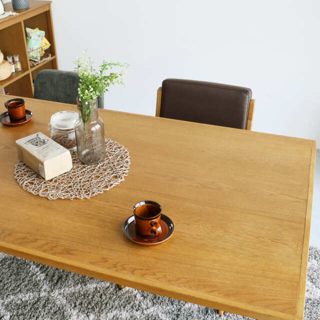 ダイニングテーブル