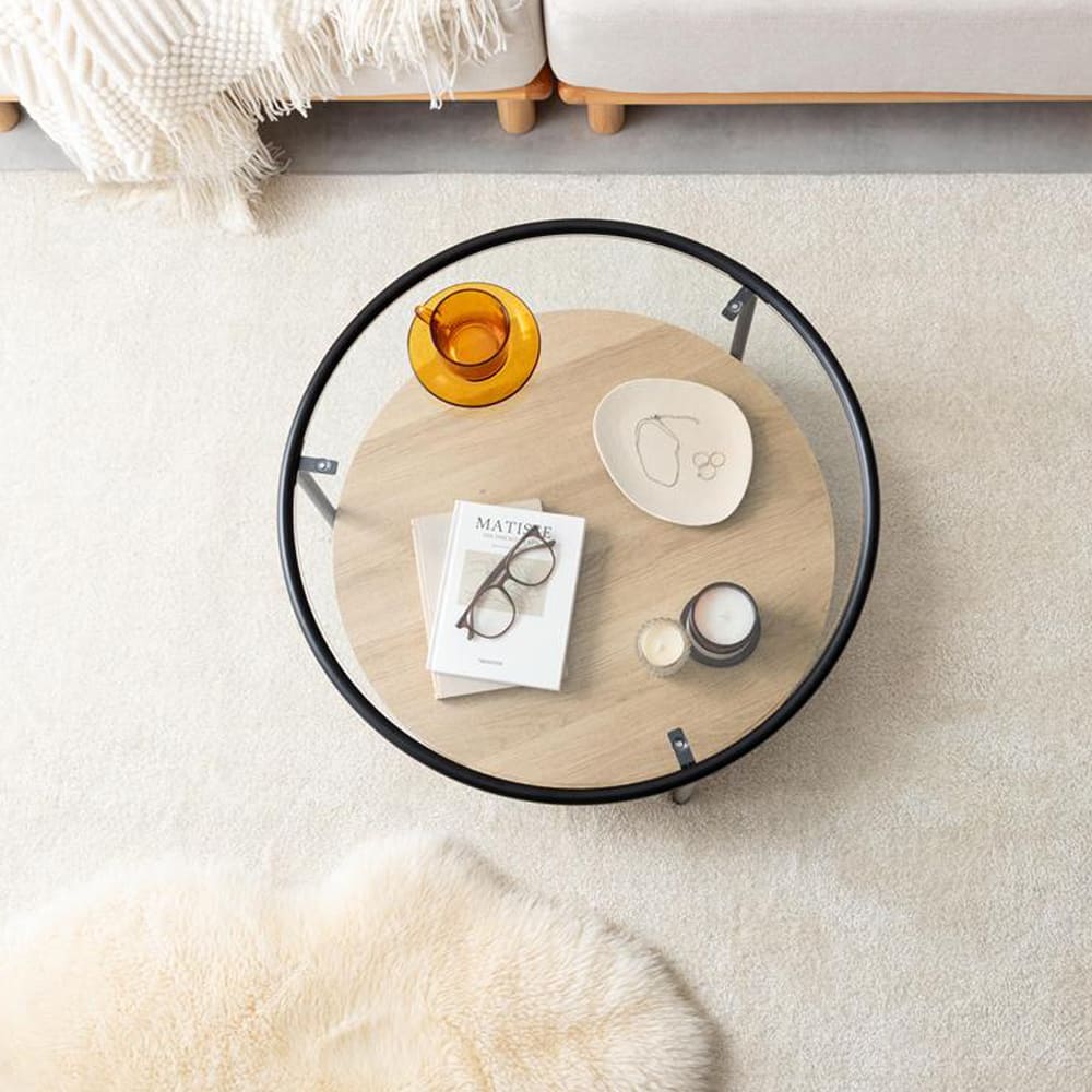 マーブルトップのテーブル