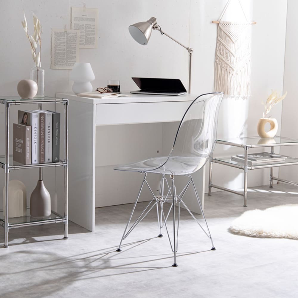 異素材ミックスのモダンなインテリア空間。