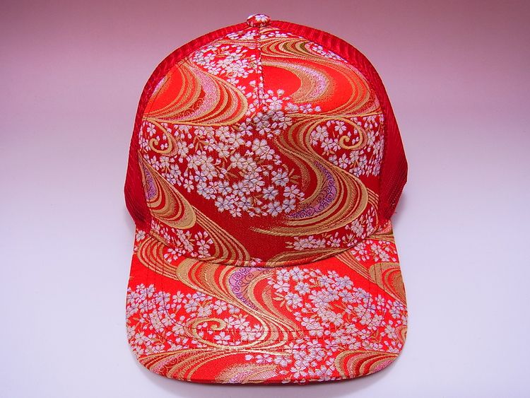 【日本のおみやげ】◆和風キャップ【金襴流水桜/赤】メッシュタイプ