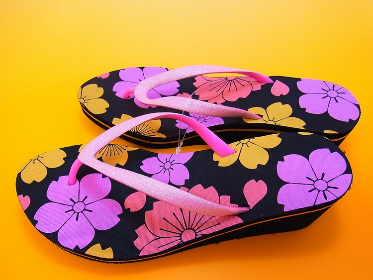 【日本のおみやげ】◆和柄ビーチサンダル【鼻緒ピンク】24.5cm/26cmよりお選びください。