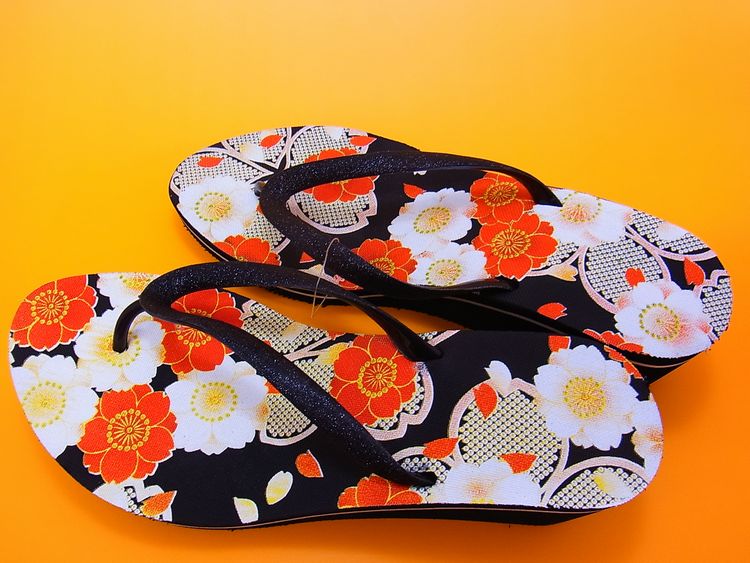 【日本のおみやげ】◆和柄ビーチサンダル【鼻緒ブラック】24.5cm/26cmよりお選びください。
