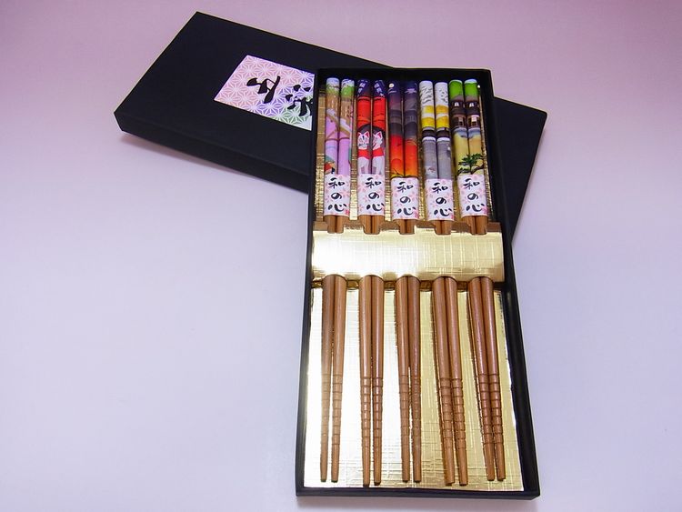 【日本のおみやげ】◆スス竹製/和の心【五彩箸】【京名所】黒貼り箱入5膳セット