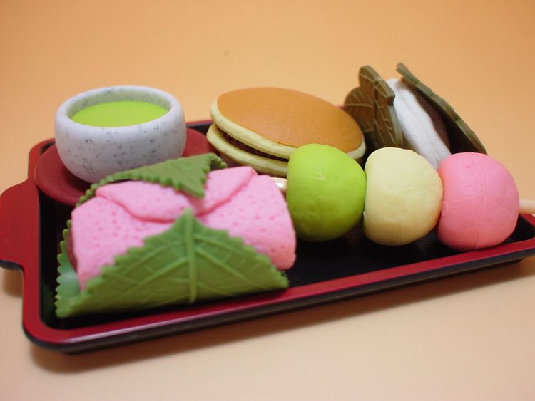 【日本のおみやげ】◆おもしろ消しゴム【和菓子】ブリスターパックプラスチック製トレイ付