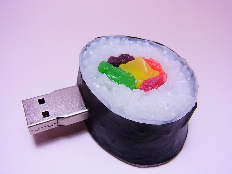 【日本のおみやげ】【ホームステイおみやげ】【日本土産】♪リアル寿司USBメモリ8GB♪【寿司/太巻き】本物そっくり