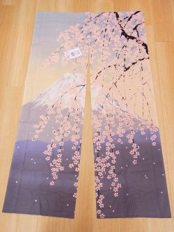 【日本のおみやげ】日本の創作のれん【春富士】【ロング丈】※上部にに棒を通す輪があります。